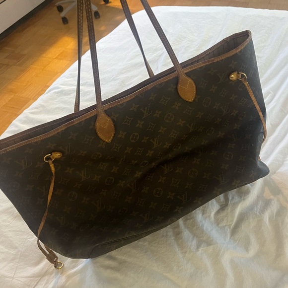Louis Vuitton large classic bag - Picture 3 of 3